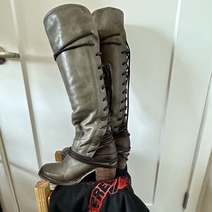 Freebird Coal boot - Stone - New